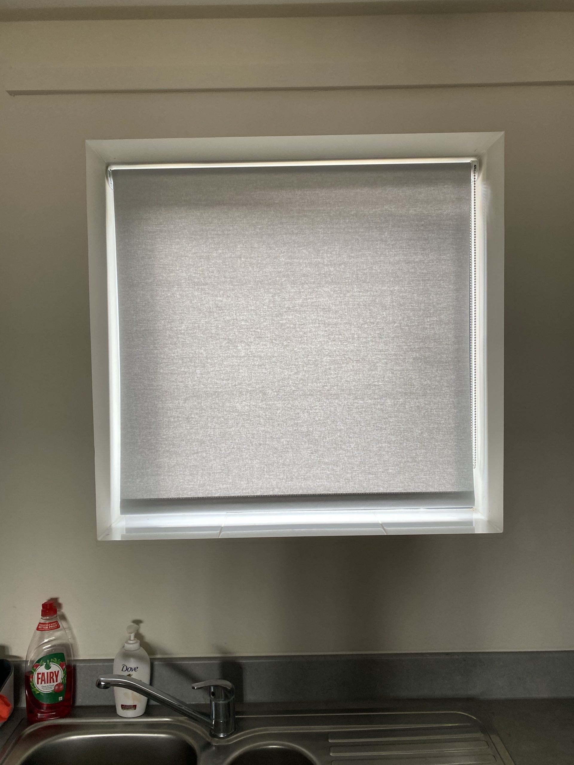 Moisture resistant waterproof blinds for bathroom windows